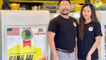 Vợ chồng gốc Việt ở Mỹ bán nhà, bỏ tiệm nail để mở tiệm bánh mì nức tiếng: Đưa ẩm thực Việt lên tầm cao mới